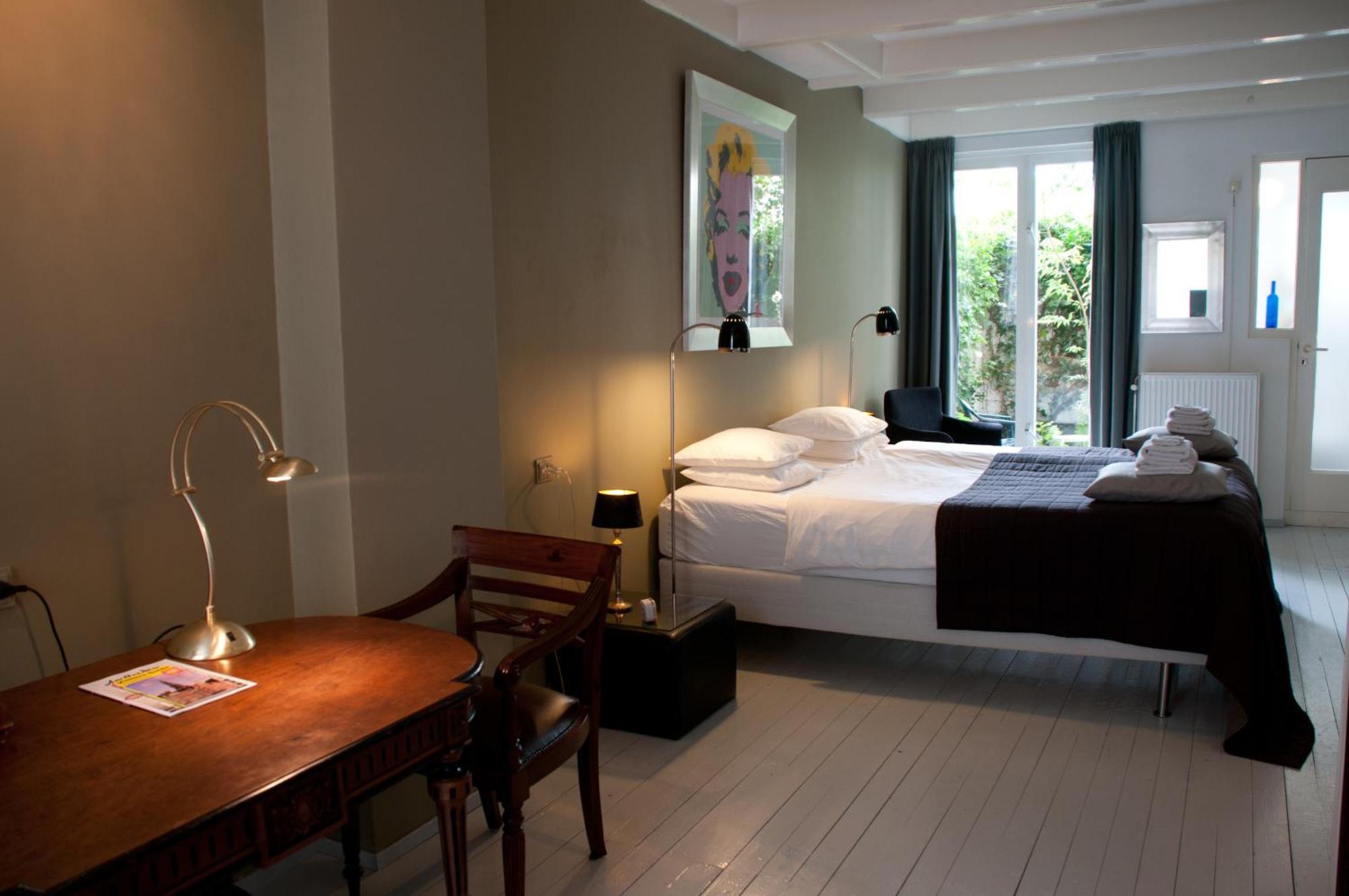 Bed & Breakfast Westviolet Amsterdam Exterior photo